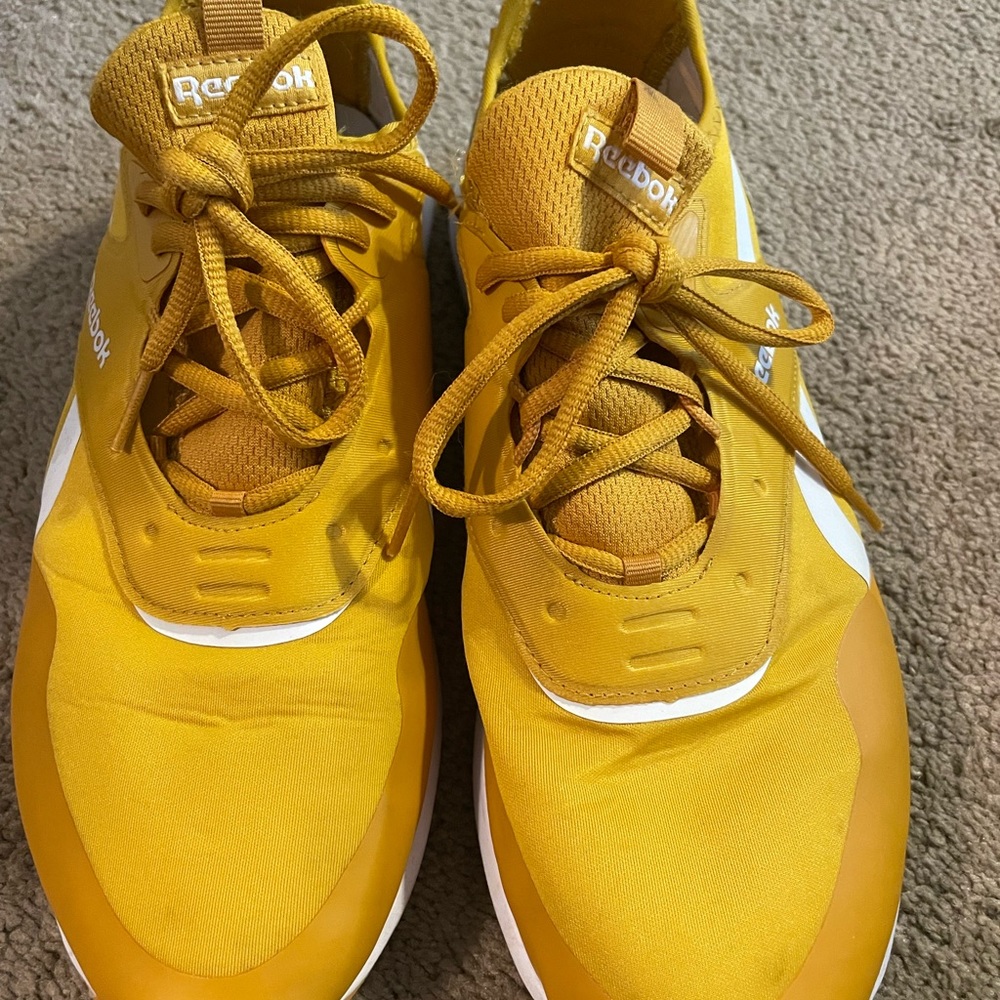Reebok Sneakers
